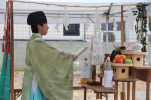 二日市八幡宮の宮司様にお越しいただいています。 